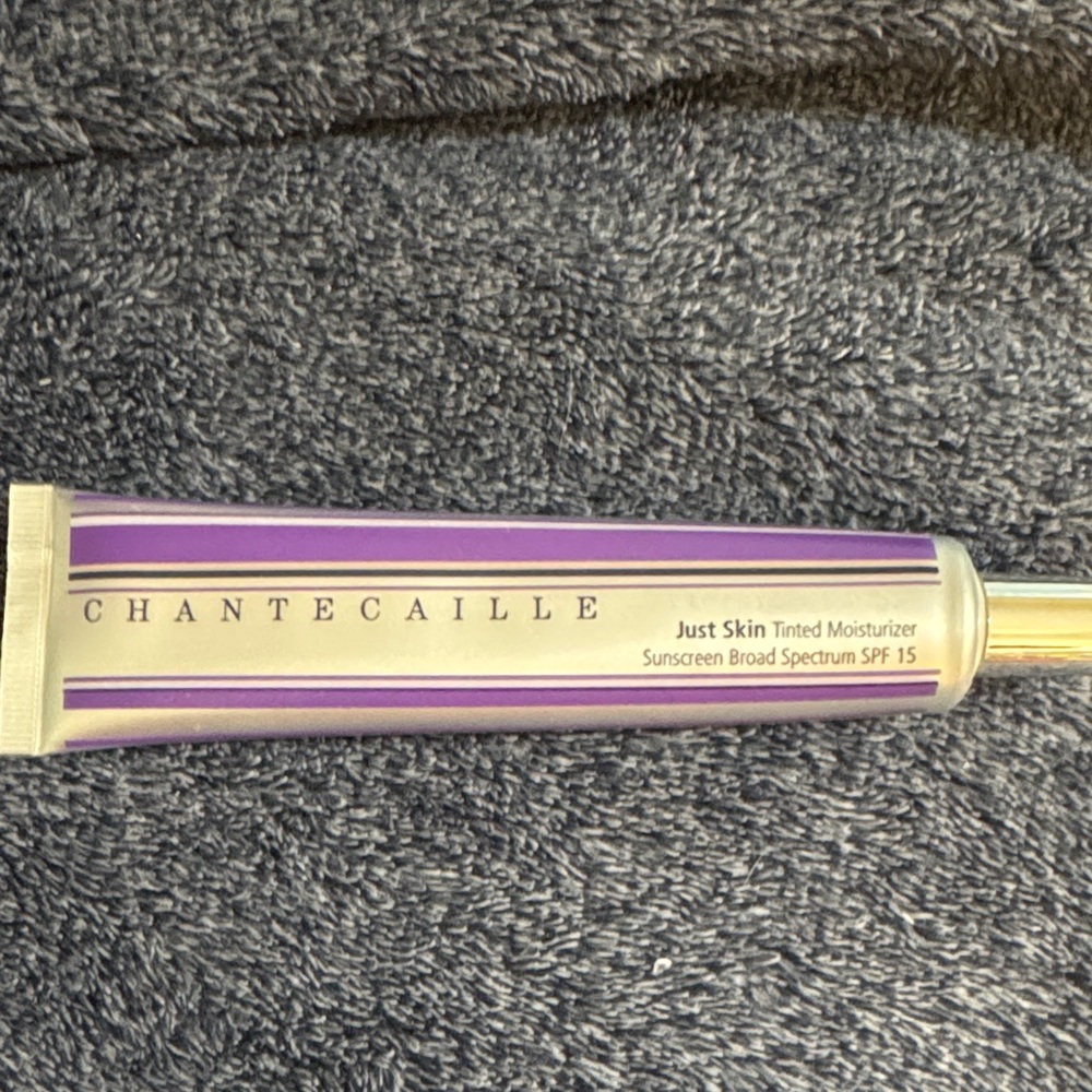 Chantecaille just skin tinted moisturizer